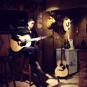 女王高跟鞋踩踏视频vk
